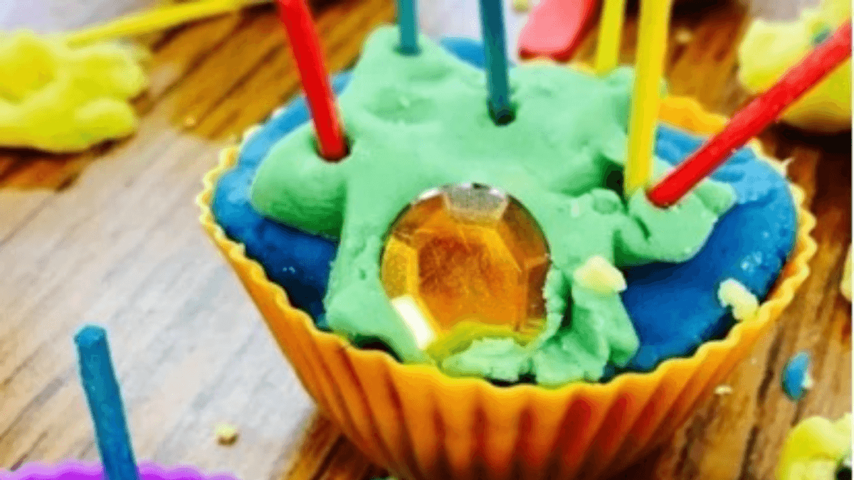 Play activities with Play Hooray !