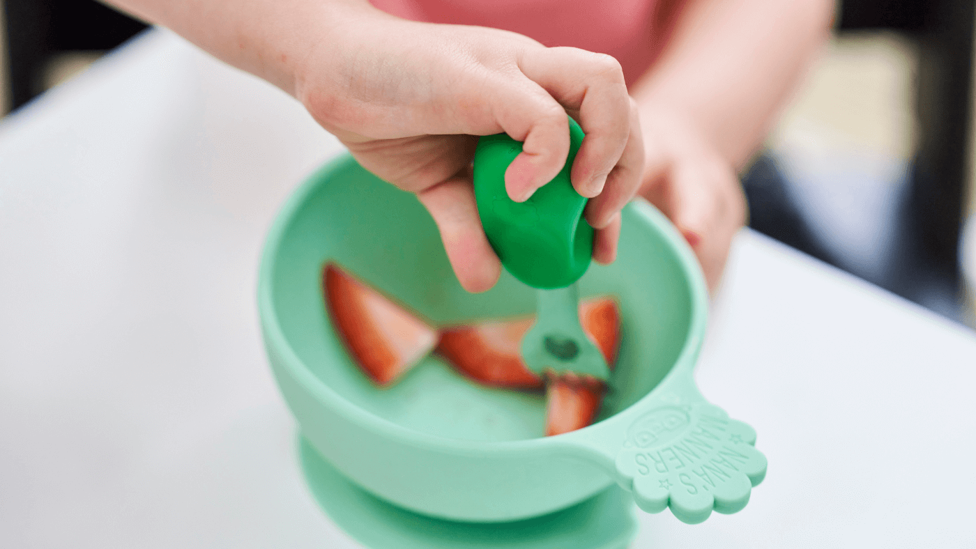 Do Toddlers with Autism Use Utensils?